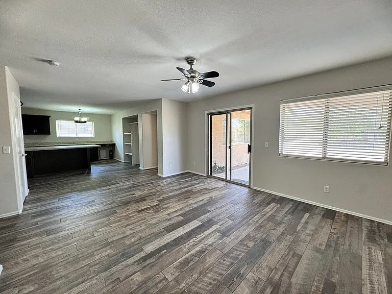 9138 W Ross Ave — Photo 40