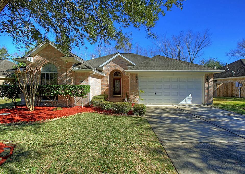1st image of 808 Courtside Dr E