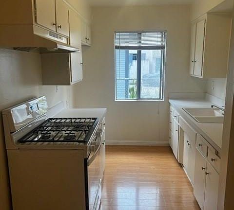 3rd image of 283 Redondo Ave APT 4