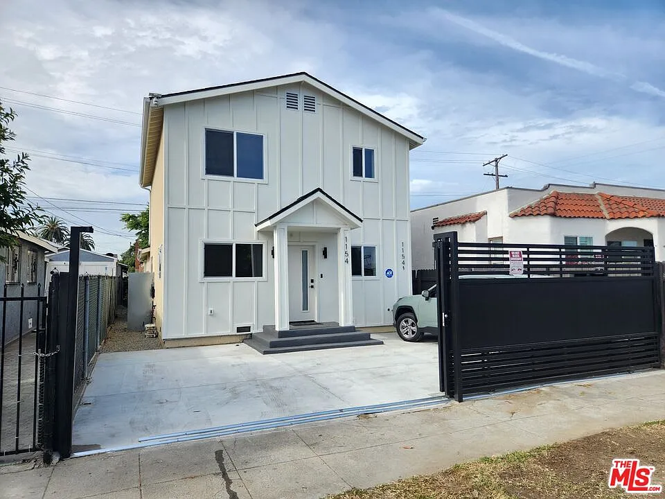 4 bed, 3.0 bath, 1775 sqft, $4,600 — Photo 2