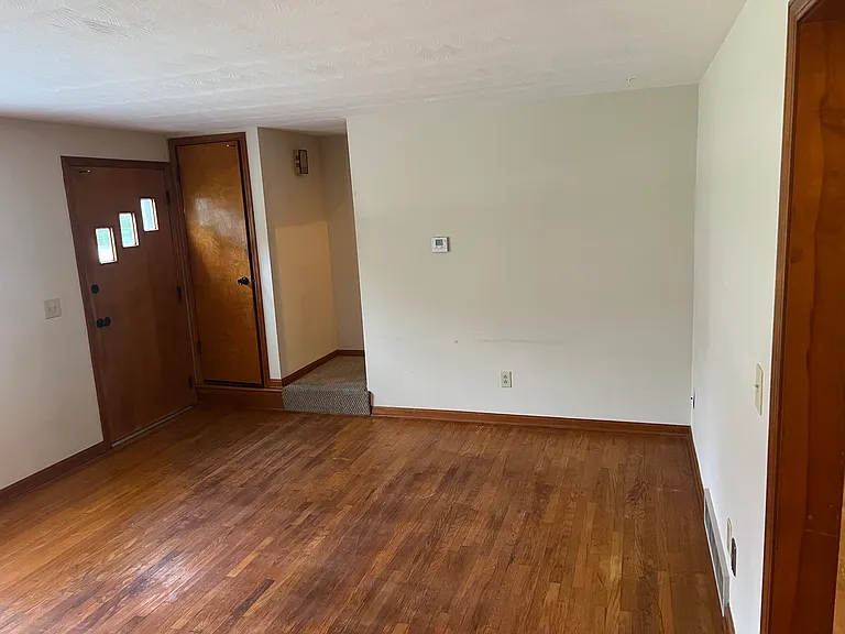 1832 Woodlawn Ave NW #1832 — Photo 10
