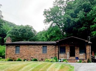 1478 Belchers Fork Rd, Grundy, VA 24614