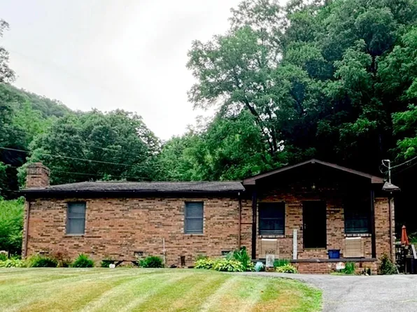 1478 Belchers Fork Rd, Grundy, VA 24614