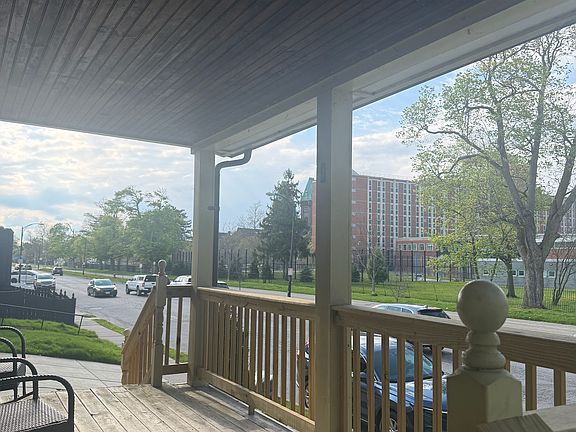 4th image of 838 Ashland Ave