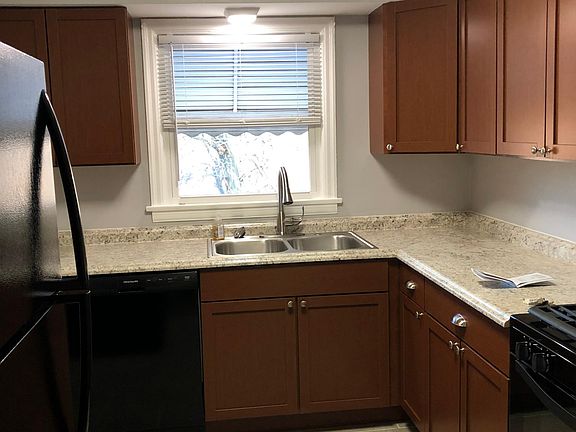 5th image of 3020 Glenmore Ave #2