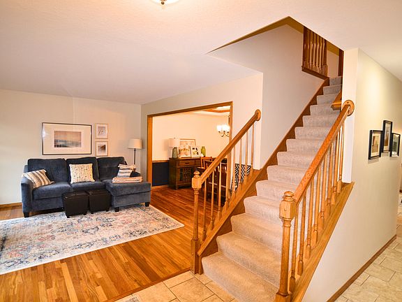 3rd image of 2062 Plum Tree Rd