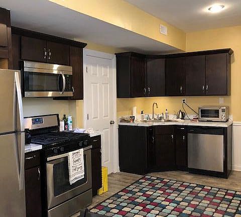 4th image of 2631 N Sawyer Ave #G