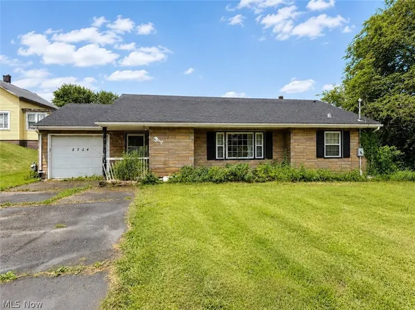 2724 Eldersville Rd, Follansbee, WV 26037