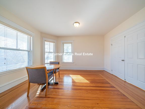 5th image of 124 Forest St #1R