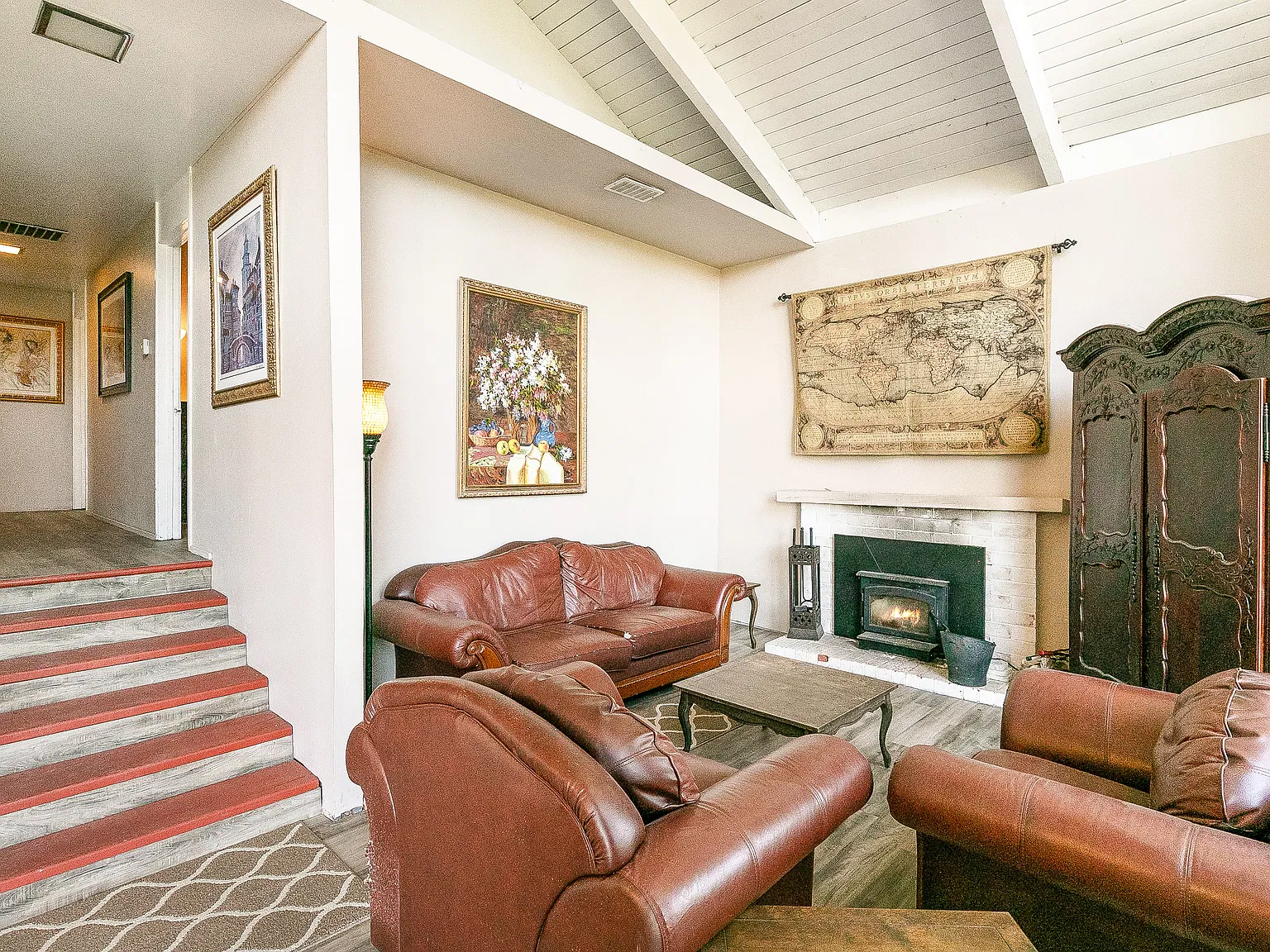 3 bed, 1260 sqft, $1,800 — Photo 3
