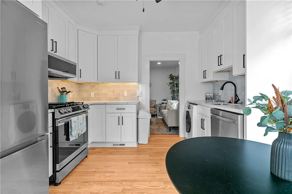 1 bed, 560 sqft, $2,800 — Photo 3
