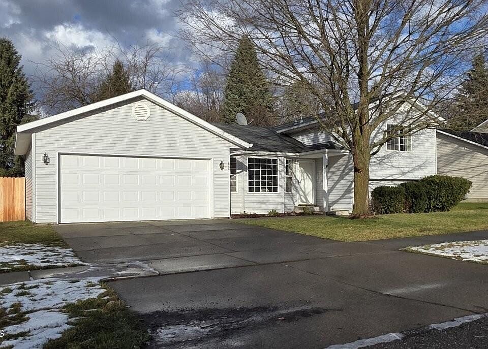 1st image of 869 W Mustang Ave