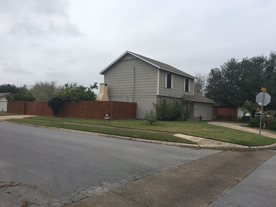2nd image of 101 E Sycamore Ave