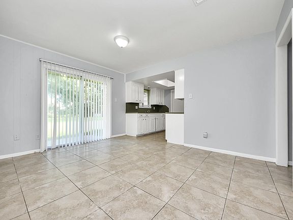 5th image of 3806 Charriton Dr