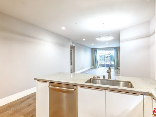 901 S Gramercy Dr #303, Los Angeles, CA 90019