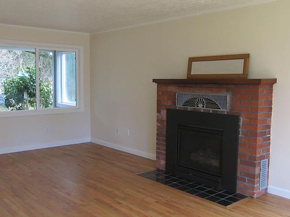 3rd image of 3595 NE Surf Dr