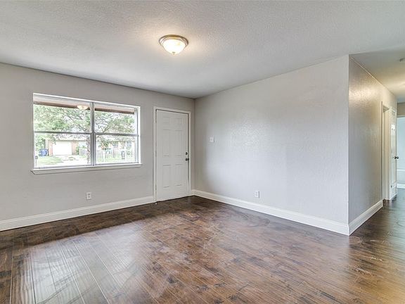 3rd image of 4807 Bourland St