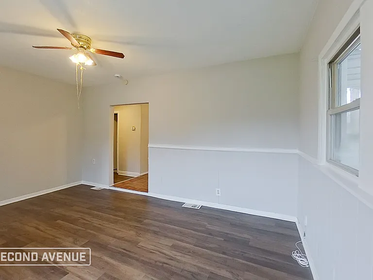 1635 Bronson Rd — Photo 3