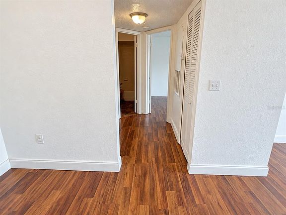 5th image of 5263 Images Cir APT 303