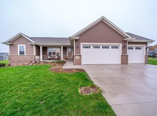 1162 Esther Ann Ln, Hortonville, WI 54944