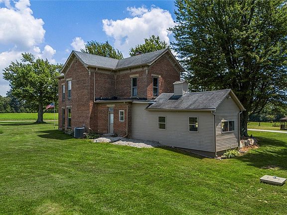 4th image of 3063 Harveysburg Rd