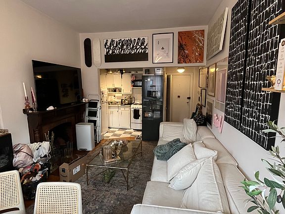 2nd image of 289 Newbury St APT 7