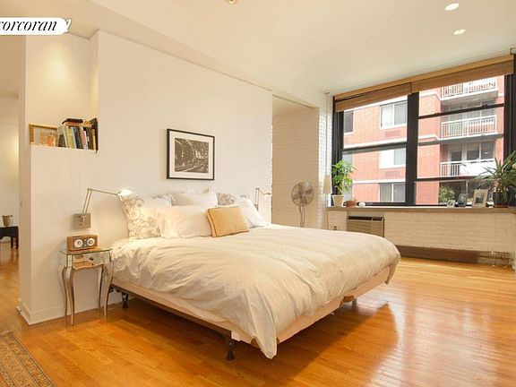 4th image of 525 W 22nd St APT 4E