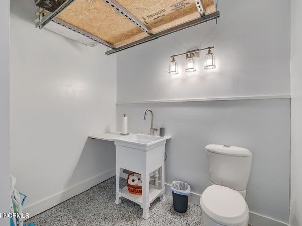 7 S Waterfront Place, Hampstead, NC 28443