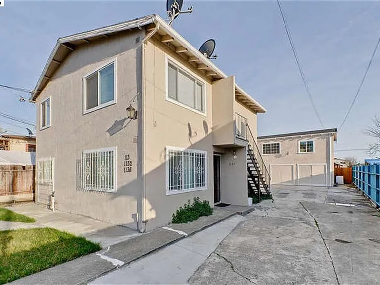 1132 69th Ave — Photo 2