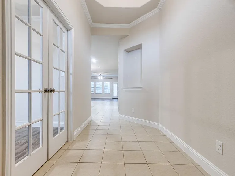 710 Teakwood Dr — Photo 3