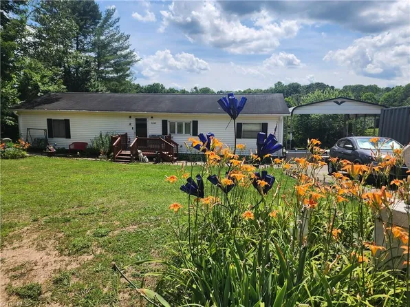 5249 Forbush Rd, East Bend, NC 27018