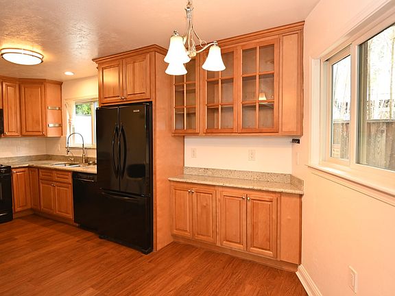 2nd image of 507 N 5th St