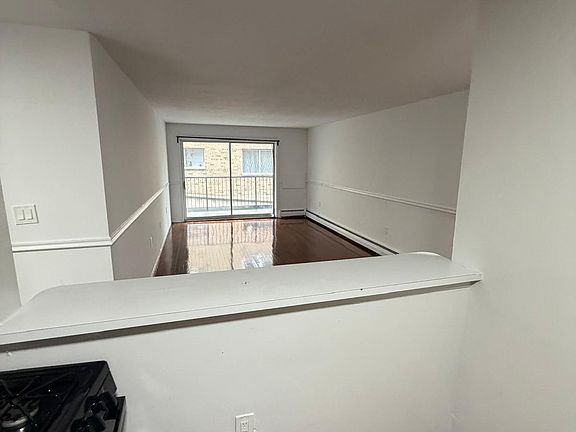 3rd image of 765 Vose Ave #Bb6