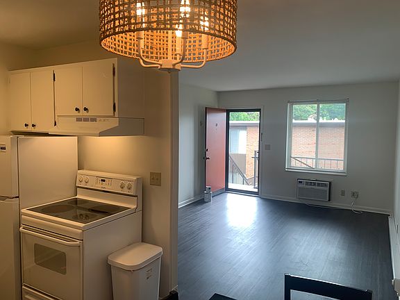 5th image of 3600 Hillsboro Pike APT C14