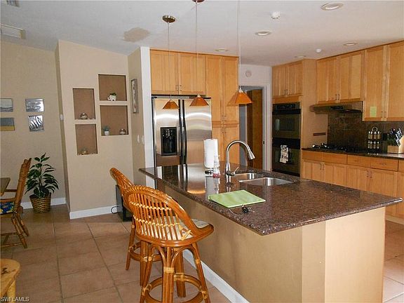 3rd image of 3688 Tomlinson St