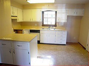 3rd image of 1065 Barone Dr