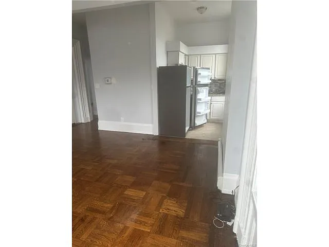 Building Photo - 251 Warburton Ave #2N