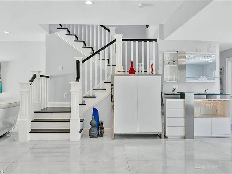 6448 Griffin Blvd — Photo 3