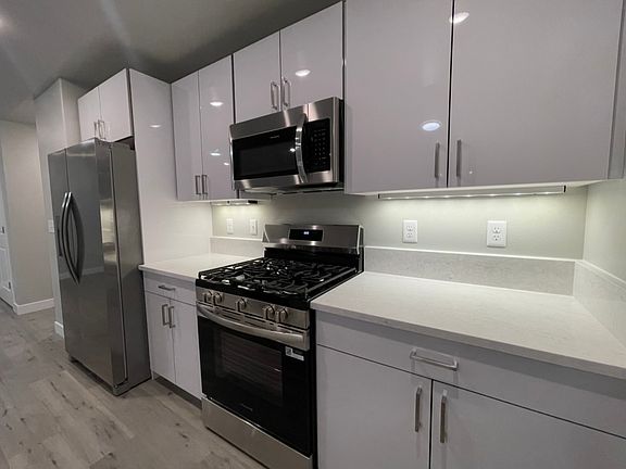 4th image of 6150 W Karen St #2