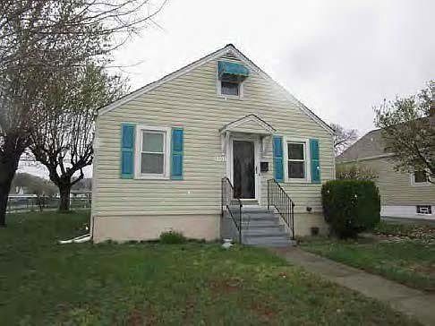 2nd image of 1901 Walnut Ave