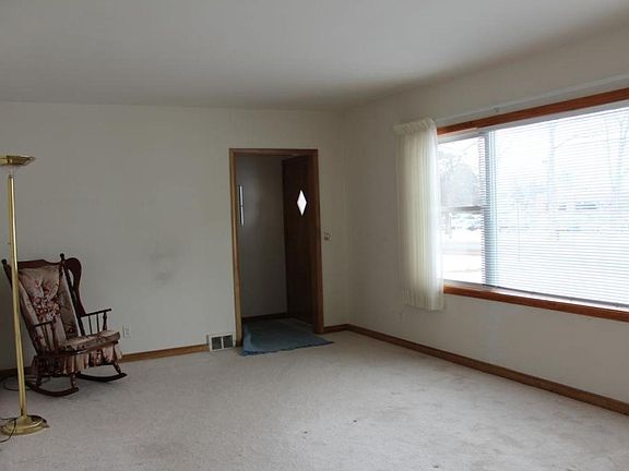 5th image of 1511 6th Ave N