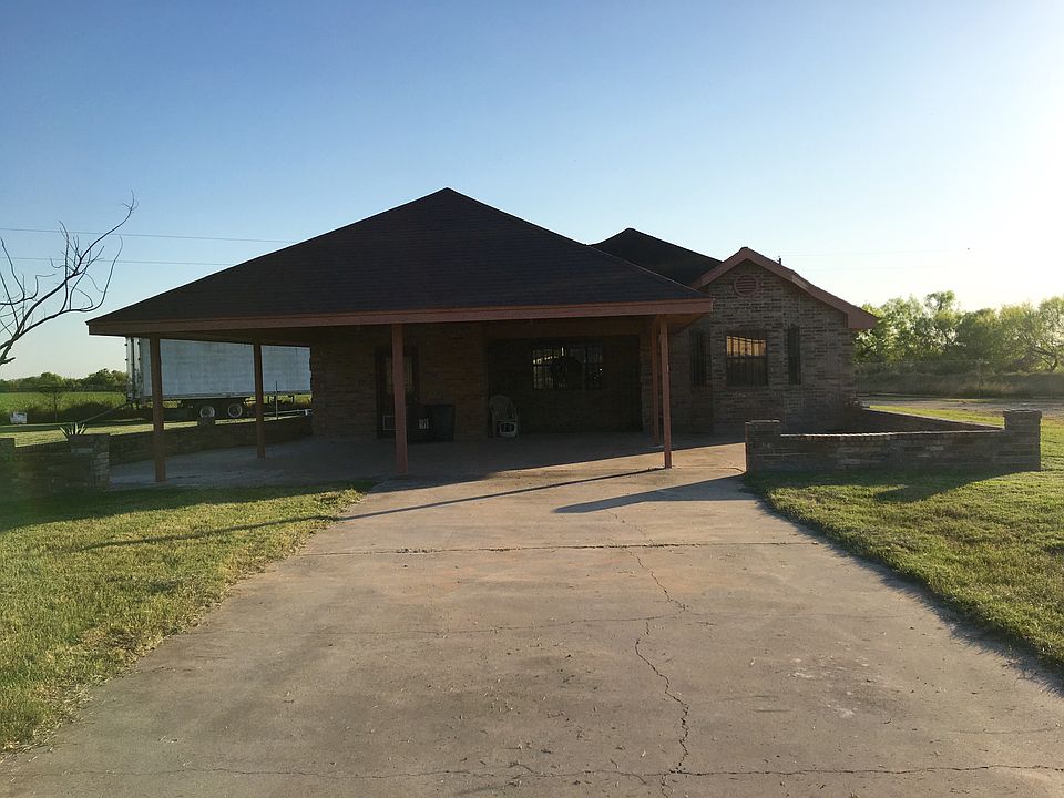 1st image of 2819 Spanish Palms Drive S