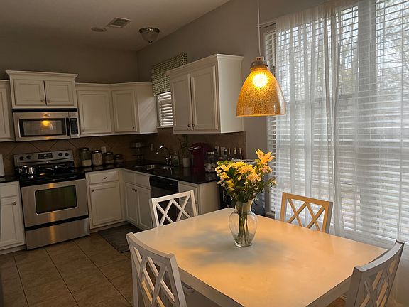 4th image of 2622 N Brush Creek Dr