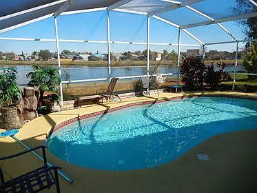 5 bed, 1881 sqft, $2,500 — Photo 2