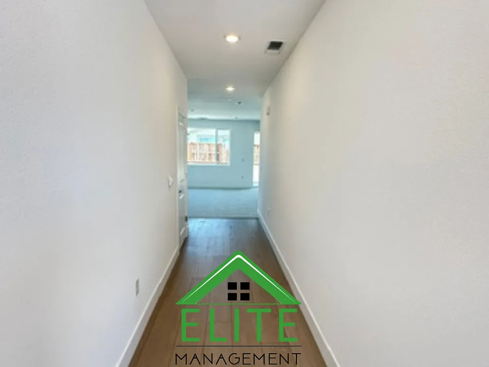 15828 Malibu Dr