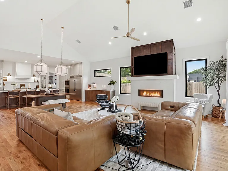 3917 S Madison Ave — Photo 21