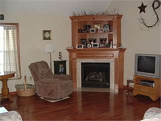 3rd image of 20 Harrison Heights Dr