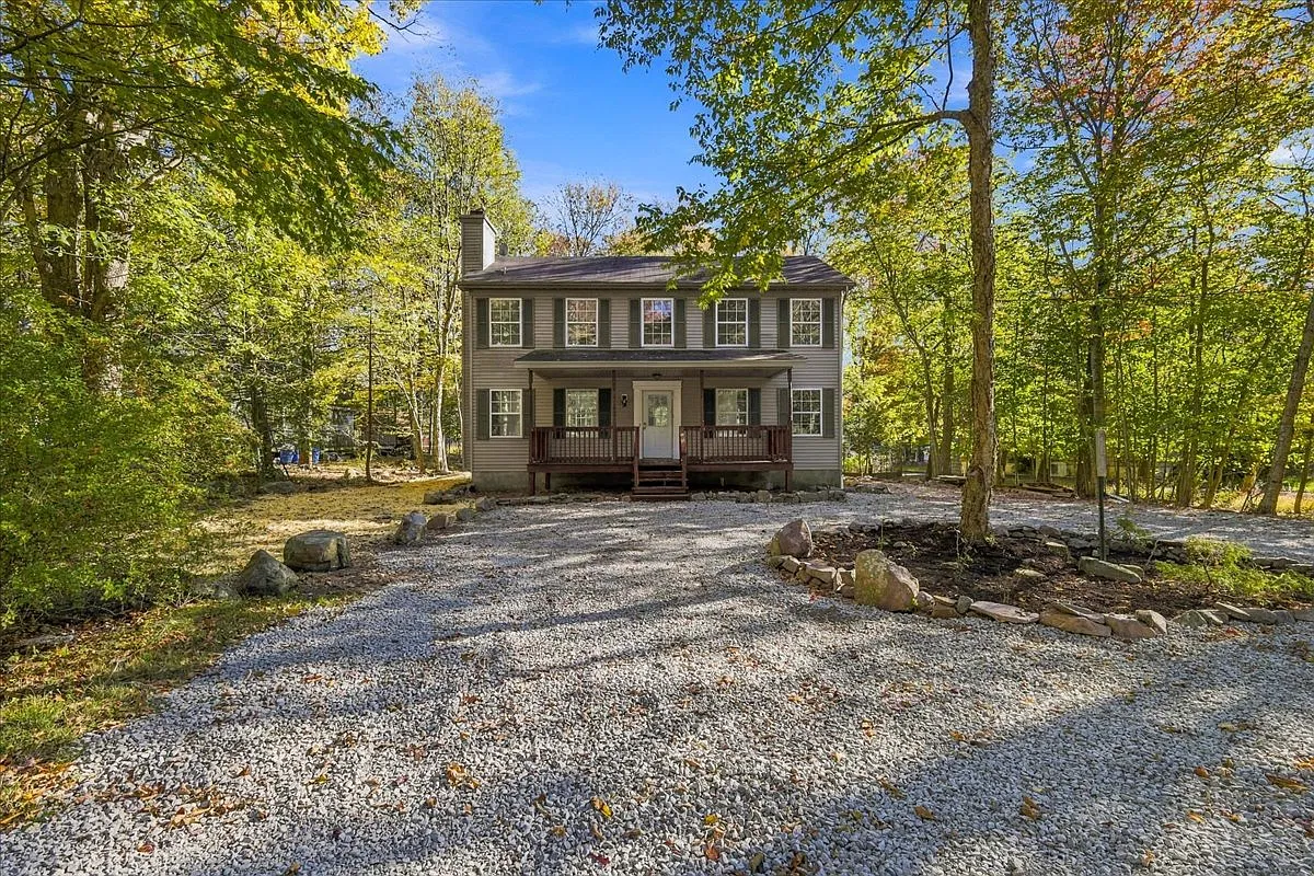 4 bed, 1900 sqft, $2,500 — Photo 2
