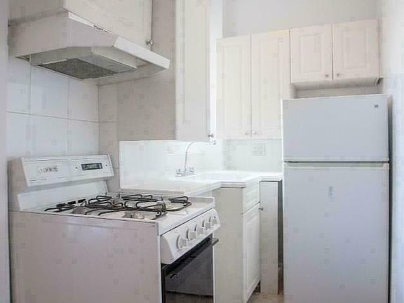 5th image of 437 E 12th St APT 8