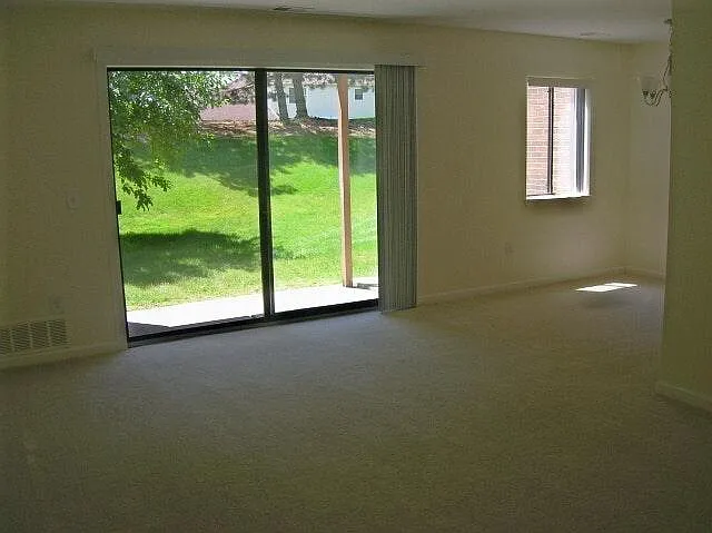 33561 Pondview Cir — Photo 11